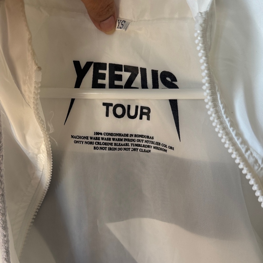 Yeezy White Lightweight Jacket - Picture 3 of 3